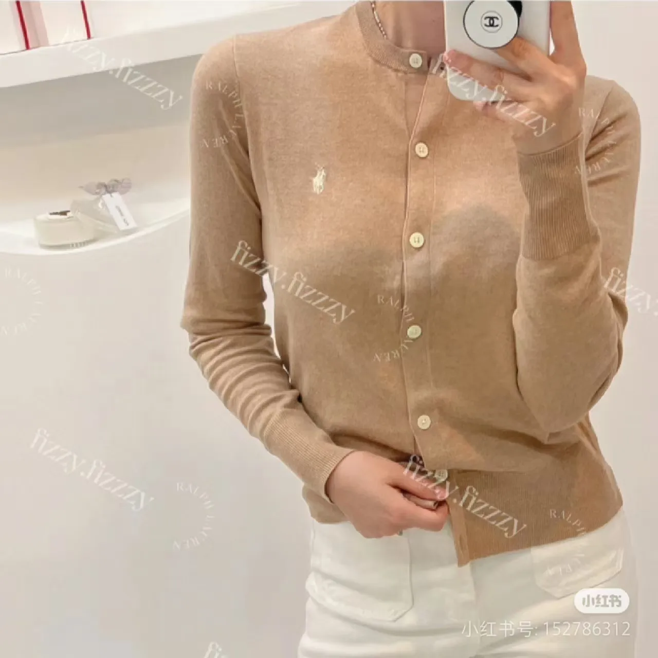 🅿️190 "Top Quality" Style Number: DS010# [Ralph Lauren Solid Color Round Neck Basic Pony Embroidered Logo Knitted Cardigan Long Sleeve] ✅Ralph Lauren Classic Basic Versatile Jersey Cardigan Long Sleeve Small Jacket ✅Main supplier of platform live broadcast wholesale entities ✅ZP quality 1:1 pattern making Scan the code to enter the GF website Counter quality ✅Details and quality The only one in Guangzhou Imported quality cotton yarn Mainly high-end Cost-effective, good quality, no need to say more ✅The version is restored to the original, loose, comfortable and stress-free, simple is high-end, classic is timeless ✅The upper body is simple and easy to match, a must-have for goddess ootd. Good-looking clothes are never picky. A must-have in the goddess’ wardrobe. Size: S-XL Color: Off-white, light blue, pink, khaki, army green, gray, navy, black, Chinese red, mint green